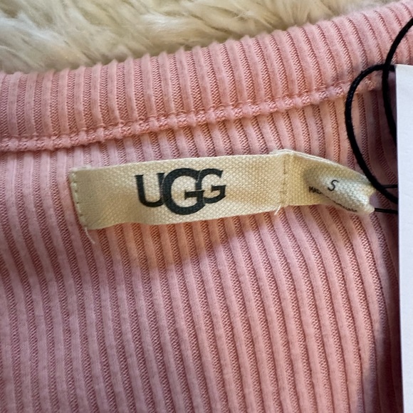 UGG Maxwell Henley - Picture 10 of 11